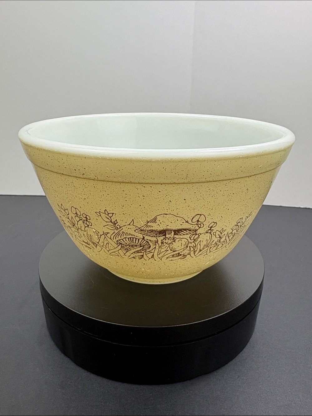 Pyrex Forest Fancies Brown Speckled Bowl with Mushrooms Model 401